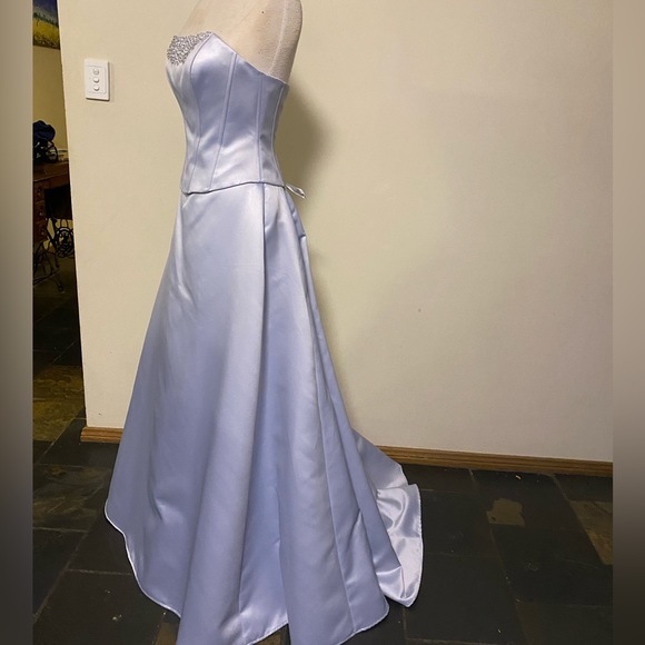 Ice Blue Bridal or Formal Corset Style Gown size 10 - Picture 2 of 13